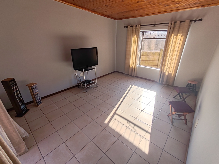 5 Bedroom Property for Sale in Vredenburg Western Cape